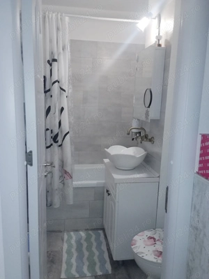 Vand apartament 2 camere, Vest, langa Gradinita 39 - imagine 8