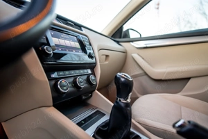 Skoda Octavia 2.0 TDI 150CP | Bi-Xenon Adaptive | Keyless | Parbriz încălzit - imagine 9