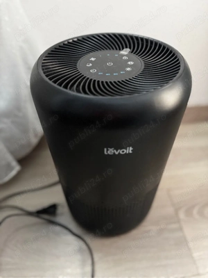 Vând purificator de aer Levoit Core 300