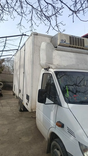 Vand Mercedes Sprinter 416 cu frigorific - imagine 4