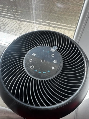 Vând purificator de aer Levoit Core 300