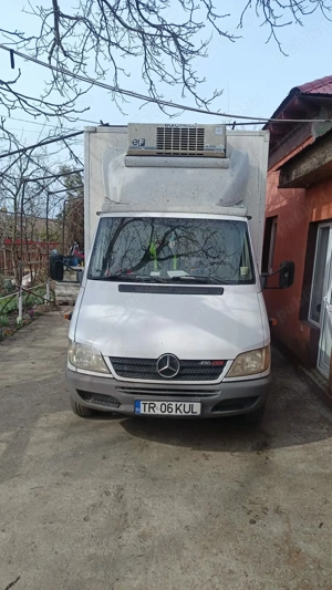 Vand Mercedes Sprinter 416 cu frigorific - imagine 3