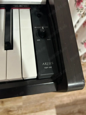 Pianina Yamaha Arius YDP 142 - imagine 2