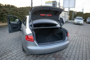 Vând audi A4 B8, 2.0 Tdi 170 cp, manual. 2010 - imagine 9
