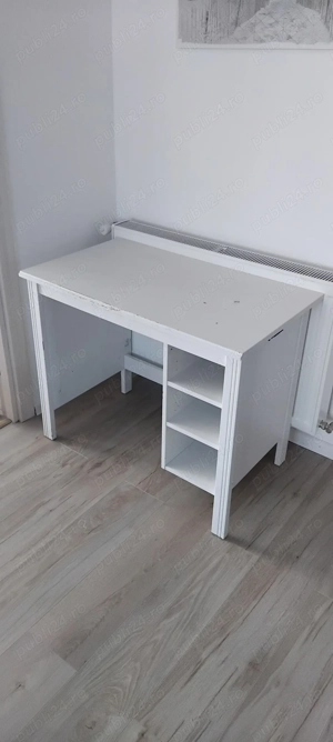 Birou IKEA și scaun IKEA 