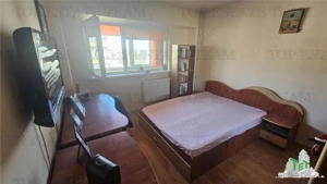 Apartament 3 camere metrou Gorjului (posibilitate centrala)