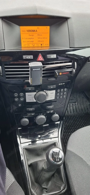 Proprietar vând Opel Astra H, 2010, 1,6 benzina, sedan - imagine 8