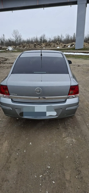 Proprietar vând Opel Astra H, 2010, 1,6 benzina, sedan - imagine 6