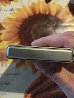 vand Motorola razr 40 