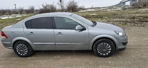 Proprietar vând Opel Astra H, 2010, 1,6 benzina, sedan - imagine 6