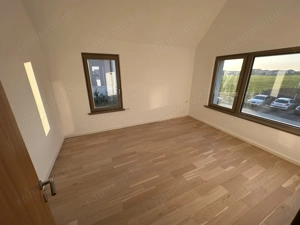 Casa cu 5 camere - Dumbarvita - imagine 16