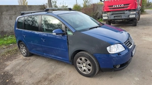 Volkswagen Touran, 7 locuri, model 2005 - imagine 4