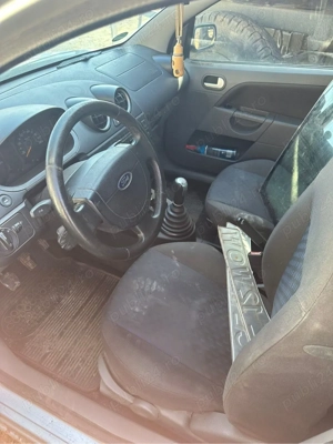 Dezmembrez Ford Fiesta  - imagine 4