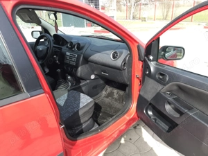 Vand Ford Fiesta 2004 1.3 benzina - imagine 9