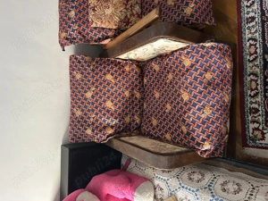 Donez 2 paturi, 2 fotolii si o canapea