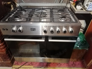 Aragaz cu cinci ochiuri și cuptor pe gaz ca nou