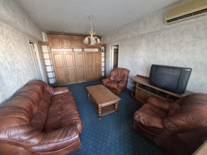 B-dul Unirii (ultracentral)   apartament cu 4 camere, 2 bai, balcon mare - imagine 2