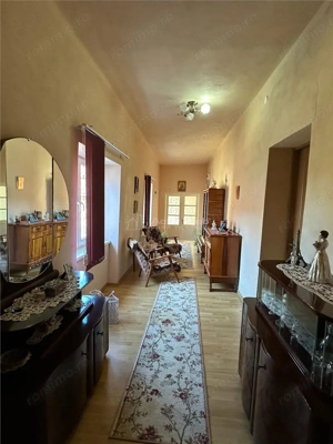 Casa Solida, pentru Familie extinsa,  cu Gradina si Teren, Doclin