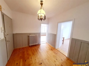 Nivel in  vila, 4 camere, cu garaj, curte proprie, Central, Brasov - imagine 5