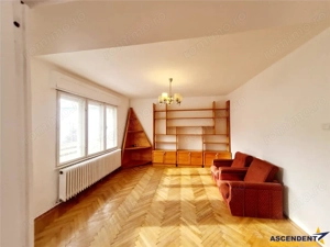 Nivel in  vila, 4 camere, cu garaj, curte proprie, Central, Brasov