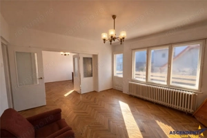 Nivel in  vila, 4 camere, cu garaj, curte proprie, Central, Brasov - imagine 3