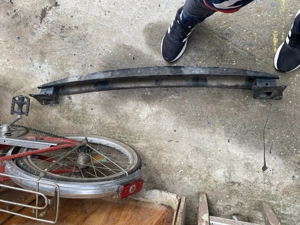 Vând armătură spate Golf 5