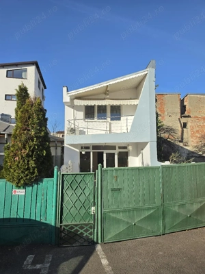 inchiriez casa la curte