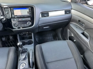 Mitsubishi Outlander 2.3 Diesel 150 CP 4x4 An 2017 - imagine 16