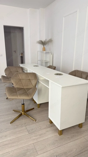 Inchiriez masa manichiura in salon  - imagine 2