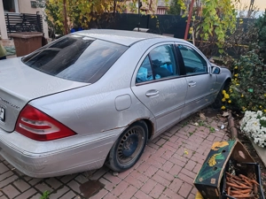 Dezmembrez Mercedes c 180 și Mercedes c 200 cupe - imagine 3