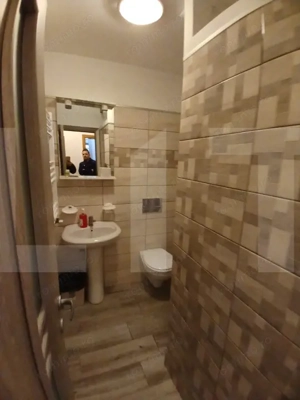 Pensiune 14 camere cu bai proprii si intrari separate, 500 mp, zona Mehala - imagine 5