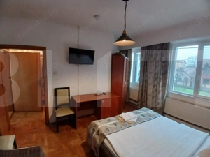 Pensiune 14 camere cu bai proprii si intrari separate, 500 mp, zona Mehala - imagine 6