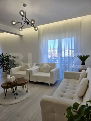 Penthouse de vanzare, 120 mp + 60 mp terasa, zona Unirii - imagine 2