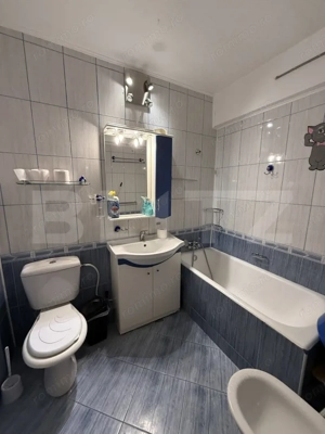 Apartament 3 camere, decomandat, 66.3 mp, zona Catedrala  - imagine 9