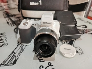 Aparat foto mirrlorless NIKON 1 V2