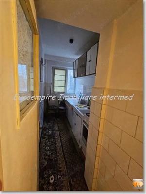Apartament 3 camere de vanzare zona KM 4-5 - imagine 2