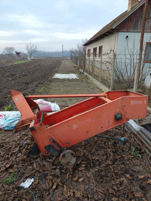 Masina de scos cartofi cu banda