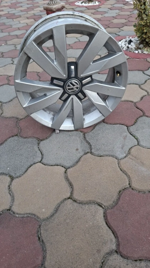 Vand jante golf 7 R 16 in stare foarte buna  - imagine 3