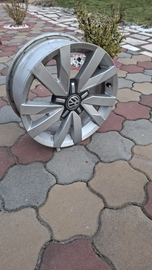 Vand jante golf 7 R 16 in stare foarte buna  - imagine 2