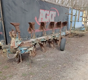 Vand plug reversibil 6 brazde marca Ransomes - imagine 2