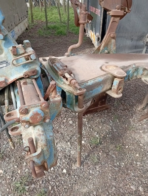 Vand plug reversibil 6 brazde marca Ransomes - imagine 3