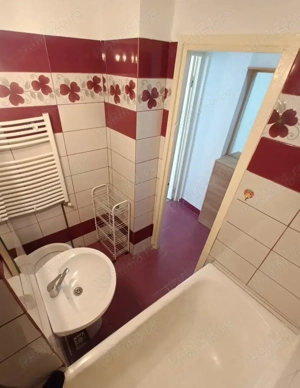 Inchiriez ap.semidecomandat 3 camere in Zona Circumvalatiunii, et.3, suprafata utila de 45 mp. - imagine 7