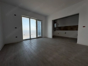 Decomandat cu bucatarie inchisa, aproape de transport in comun, la etajul 1.