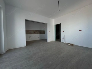 Decomandat cu bucatarie inchisa, aproape de transport in comun, la etajul 1. - imagine 3