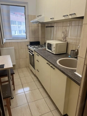 Garsonieră spațioasă decomandată, etaj 7/10, balcon închis, AC, Titan – Parc IOR - imagine 4