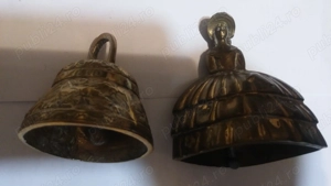 Clopotel dama cu crinolina Anglia, clopotel vintage biserica catolica, sanctuar religios alama bronz
