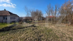 Teren generos cu casă – ideal pentru renovare sau dezvoltare - Zona centrala - imagine 7