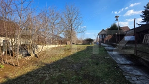 Teren generos cu casă – ideal pentru renovare sau dezvoltare - Zona centrala - imagine 2