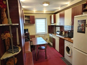 Vând apartament decomandat 2 camere 56 m , zona Linzz, et. 2, loc parcare, preț negociabil - imagine 2
