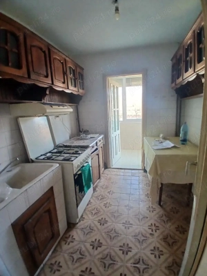 3 cam decomandat Zona Lipovei Centrala gaz 2 balcoane - imagine 4